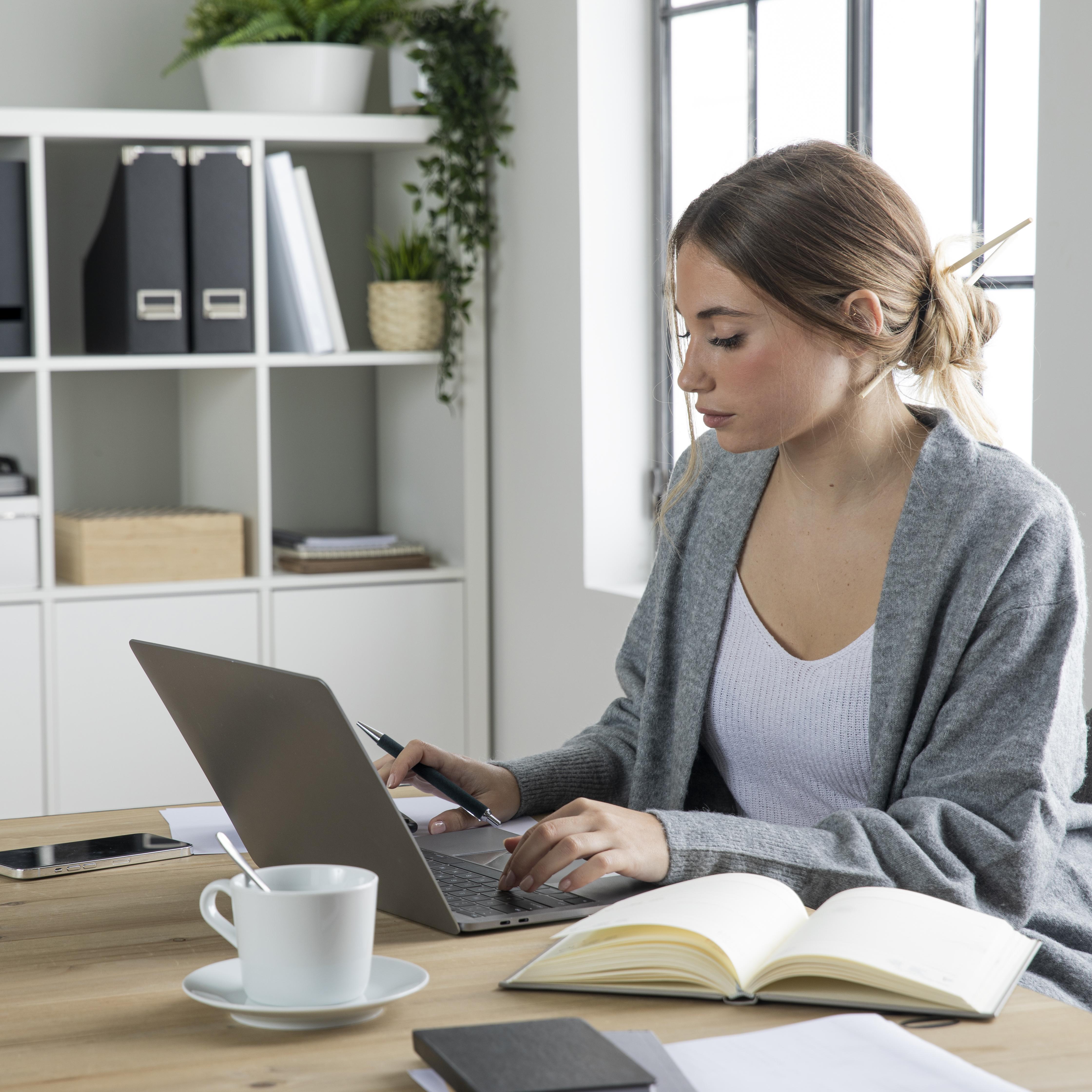 3D advertising element integrated into marketing material